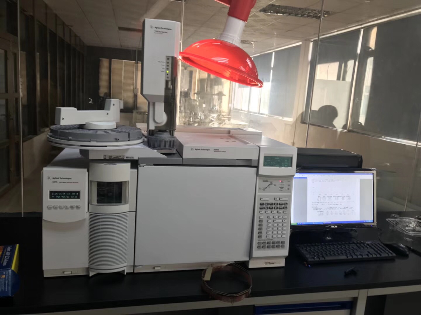東莞某實驗室購買我司安捷倫 GCMS 6890N-5975安裝調試完畢。